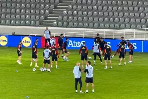 Η προπόνηση των Ισπανών στο "Αλφαμέγα" (Φώτος)
