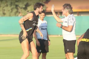Αξιολογεί, περιμένει και αποφασίζει μέχρι την Πέμπτη