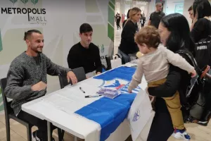 Η Ανόρθωση στο Metropolis Mall! (Φώτος/Βίντεο Kerkida)