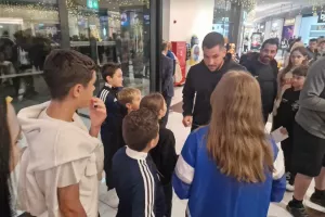 "Επίθεση"... αγάπης σε Γκερέρο! (Φώτος)