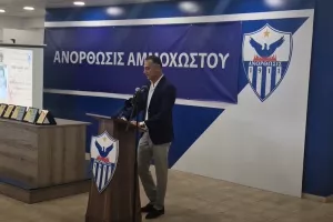 (ΒΙΝΤΕΟ Kerkida)/Με δάκρυα στα μάτια η αναφορά Σάντη σε Παπαδόπουλο 