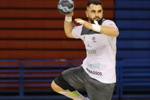 Νίκες για Παρνασσό και ΕΝΑΒ