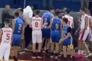 Σκηνές ντροπής σε αγώνα U16 στη Σερβία