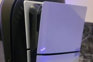 Εμφανίστηκαν ήδη οι πρώτες εικόνες του νέου πιο λεπτού PS5