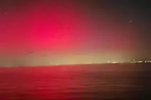 «Βόρειο Σέλας» στις Σέρρες: «Ισχυρή γεωμαγνητική καταιγίδα το προκάλεσε»