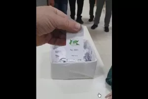 Η κλήρωση της μοτοσικλέτας (βίντεο)