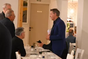 Δείπνο με Λάρκου!
