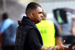 Σταύρος Δημοσθένους στο τιμόνι της Καρμιώτισσας
