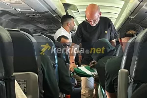 Υπογεγραμμένη φανέλα στην UEFA (Φώτος)