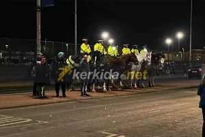 Πλανόδιοι, κασκόλ, σημαίες και... αστυνομία με άλογα! (Φώτος Kerkida)