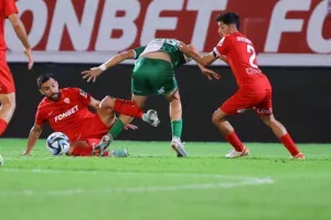 ΑΕΖ-Νέα Σαλαμίνα: Μοιρασιά που δεν βολεύει κανέναν… (φώτος)