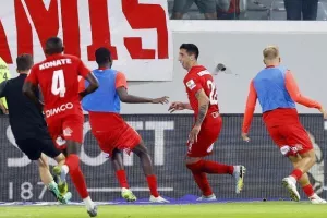 Άρης - Νέα Σαλαμίνα: Ανατροπή και κορυφή με Γκομίς... δις! (Φώτος)