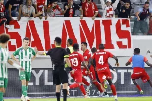 Άρης - Νέα Σαλαμίνα: Ανατροπή και κορυφή με Γκομίς... δις! (Φώτος)