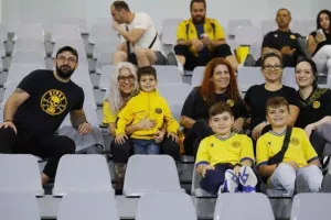 (ΦΩΤΟΡΕΠΟΡΤΑΖ) Ο κόσμος της ΑΕΛ στο "Άλφαμεγα"