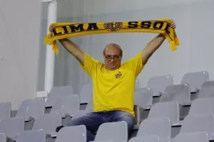 (ΦΩΤΟΡΕΠΟΡΤΑΖ) Ο κόσμος της ΑΕΛ στο "Άλφαμεγα"