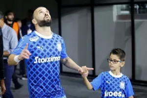 Απόλλων-ΑΕΚ: Έσπασε την "κατάρα" υπό το βλέμμα Μπεν Σιμόν (Φώτος)
