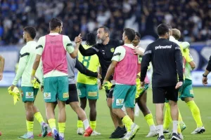 Απόλλων-ΑΕΚ: Έσπασε την "κατάρα" υπό το βλέμμα Μπεν Σιμόν (Φώτος)