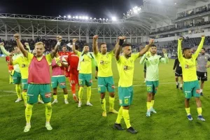 Απόλλων-ΑΕΚ: Έσπασε την "κατάρα" υπό το βλέμμα Μπεν Σιμόν (Φώτος)