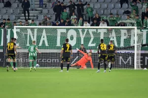 Στο δεύτερο, μόνο με πέναλτι 