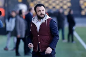 Άρης: Ανακοίνωσε πριμ ο Καρυπίδης και αποθεώθηκε-"Είναι τρελός ο πρόεδρος!"