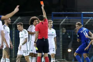 Ντέμης: «Δικαιολογώ τον διαιτητή στη φάση αποβολής του Αράο, παραπλανήθηκε από το θέατρο»