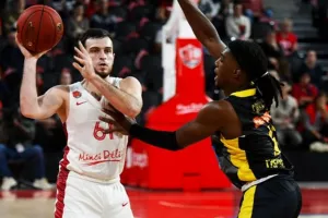 Πλήρωσε το εφιαλτικό πρώτο δεκάλεπτο και έφυγε με άδεια χέρια από τη Γαλλία ο Άρης