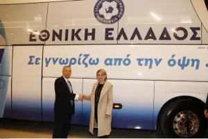 Πρεμιέρα για το νέο πούλμαν της Εθνικής στην OPAP Arena