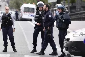 Γαλλία: Ένας άνδρας σκοτώθηκε στο κρεβάτι του από αδέσποτη σφαίρα, θύμα του πολέμου μεταξύ εμπόρων ναρκωτικών