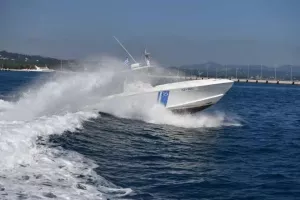 Πλοίο με 14 άτομα πλήρωμα βυθίστηκε στα ανοιχτά της Λέσβου