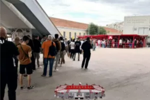 Ουρές στα εκδοτήρια στο Καραϊσκάκης για το ντέρμπι με τον ΠΑΟΚ