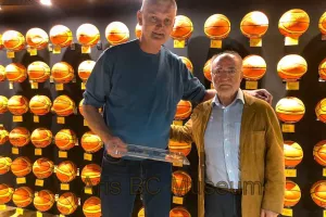 Ο Πάσπαλι στο μουσείο του Άρη (φώτος)