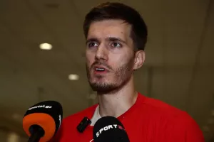 "Ο Βεζένκοβ μου είπε να έρθω στον Ολυμπιακό, θα είναι διασκεδαστικό με Φαλ και Μιλουτίνοβ"