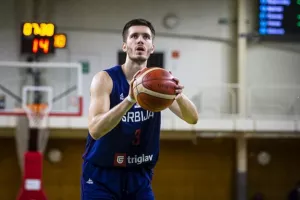 Έκανε follow στο instagram τον Ολυμπιακό η σύζυγος του Πετρούσεφ!