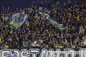 AEK/κόσμος 
