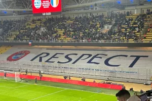 Δημοσιογράφος «Equipe»: «Η UEFA μειώνει τη χωρητικότητα της OPAP Arena για να μην βλάψουν το πέταλο των οπαδών της ΑΕΚ»