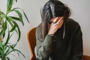 Πώς το άγχος του να παραμείνουμε υγιείς μπορεί να μας αρρωστήσει