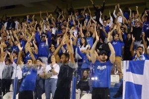 (Φωτορεπορτάζ) Ο κόσμος στο "Αντώνης Παπαδόπουλος"