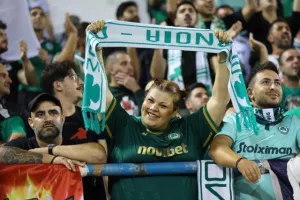 (Φωτορεπορτάζ) Ο κόσμος στο "Αντώνης Παπαδόπουλος"