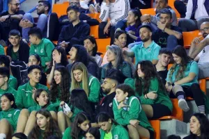 Αρκετός κόσμος στο ντέρμπι