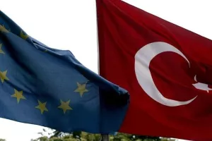 Τουρκία – ΕΕ: Το μεταναστευτικό στο επίκεντρο της συνάντησης Γιόχανσον-Γερλίκαγια