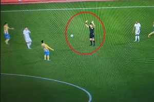 Καλή διαιτησία, τον ήθελε η... μπάλα!