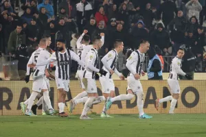 Με Ζαχίντ και Γιοβάνοβιτς (2-1 στο ντέρμπι)
