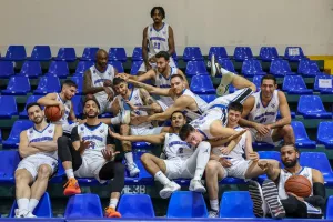 Φιλοδοξεί να μπει... σφήνα η Ανόρθωση