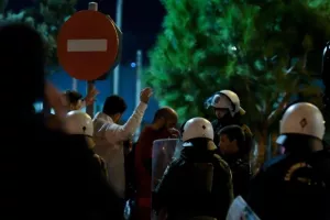 Ο δράστης ξαναμπήκε στο γήπεδο μετά τη δολοφονική επίθεση!