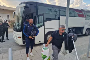 Άφιξη αποστολής ΑΕΖ (Φώτο)