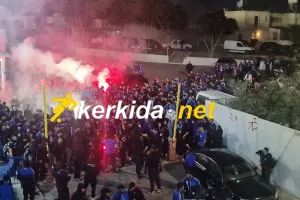 (ΦΩΤΟΣ/kerkida)Με παλμό και τραγούδι στο γήπεδο οι ΜΑΧΗΤΕΣ 