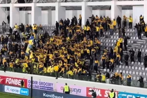 ΑΕΛίστες μετά το τέλος/ Στη θέση τους και τραγούδι! (Βίντεο Kerkida)