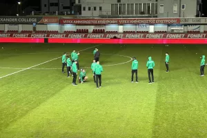 Τσεκάρε γήπεδο ο Λανγκ 