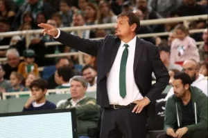 Αταμάν: "Ο γιος μου θα υποστηρίζει την Εφές κόντρα στον Παναθηναϊκό"