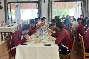 Γεύμα και αναχώρηση 